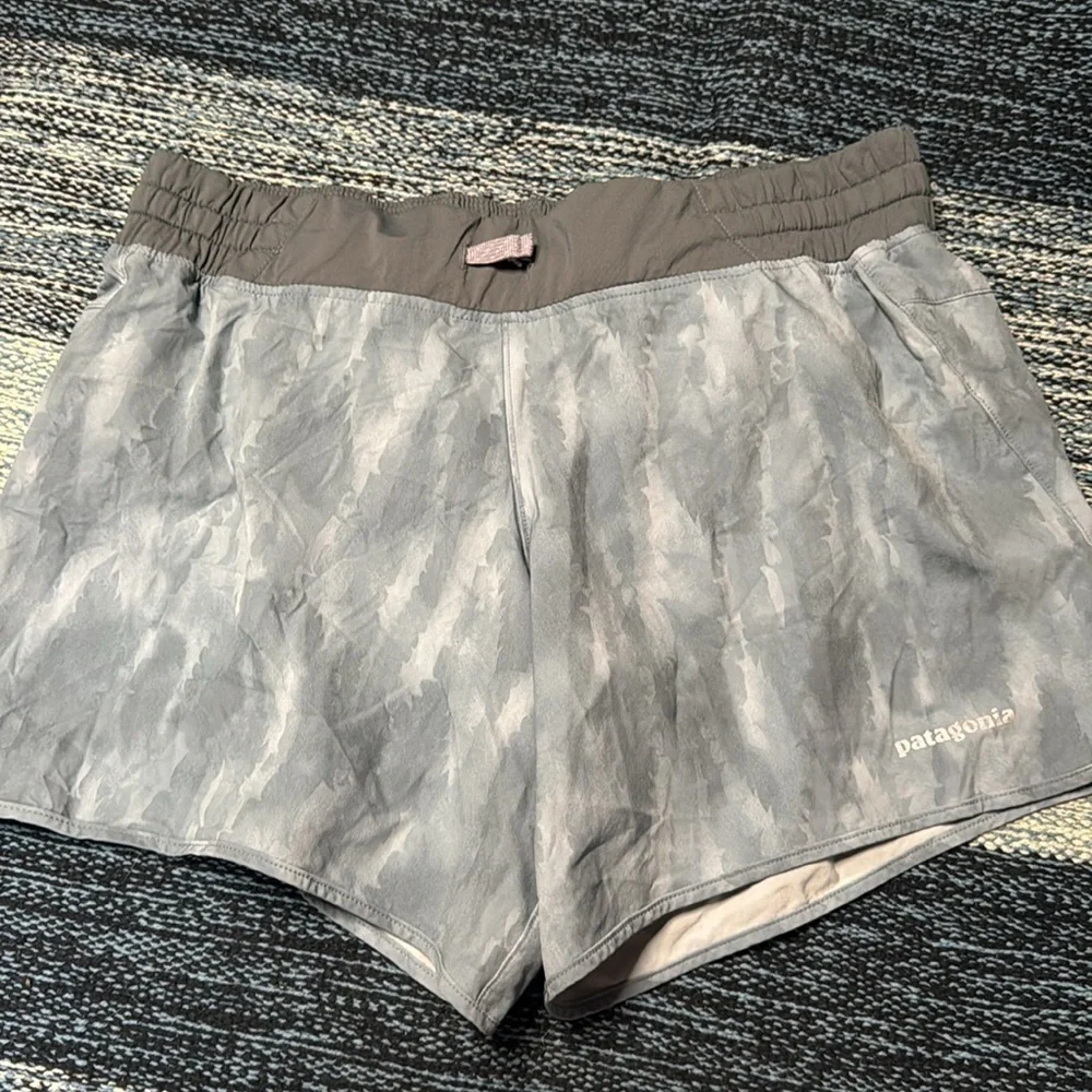 Patagonia Women’s None Trails Shorts 6”, Size Small